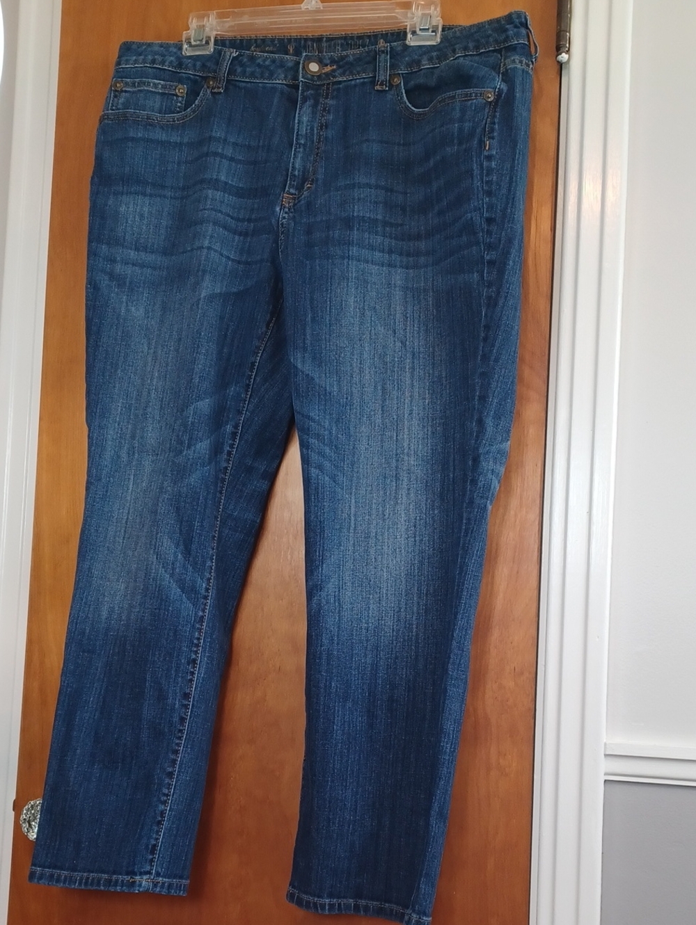 Jennifer Lopez Boyfriend Jeans Sz.16.L.-28".Rise-10.5".W.-39". Whiskered. EUC!